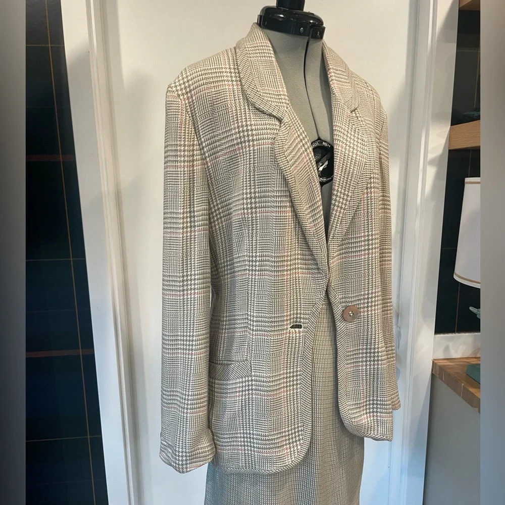 Christian Dior Vintage 80s plaid jacket & skirt, mother of pearl buttons, 8, GUC